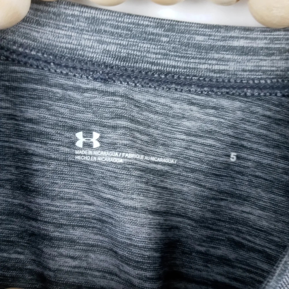 Under Armour boys size 5 gray and white spacedye neon blue white baseball design